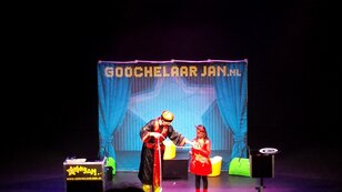 Goochelaar Jan in het Punt Vroomshoop